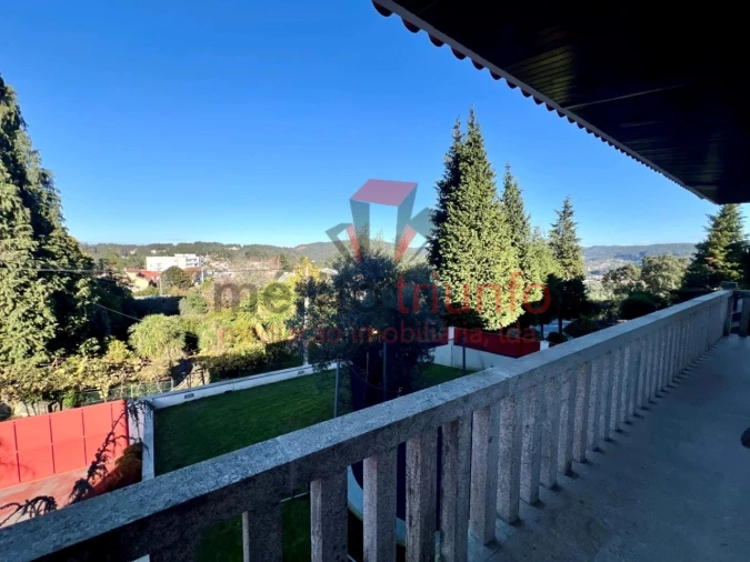 Moradia T4 para Venda em Cruz Foto 18