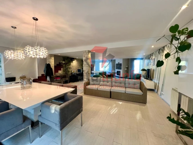 Moradia T4 para Venda em Cruz Foto 24