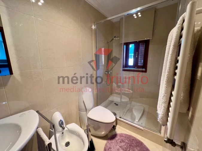 Moradia T4 para Venda em Cruz Foto 31