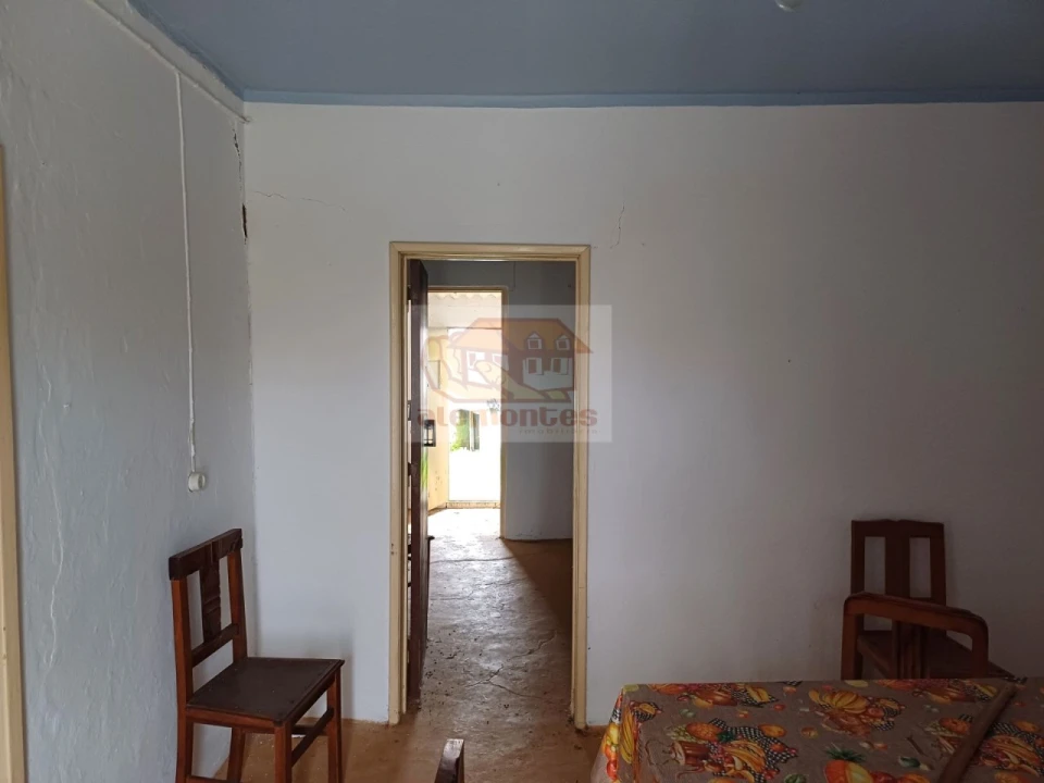 Moradia T3 para Venda em Santa Maria do Castelo e Santiago e Santa Susana Foto 8