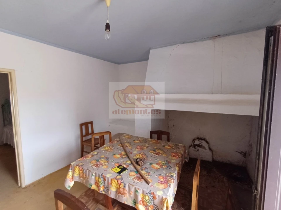 Moradia T3 para Venda em Santa Maria do Castelo e Santiago e Santa Susana Foto 9