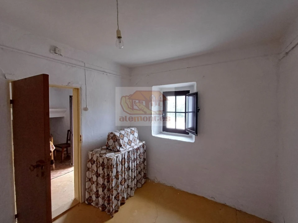 Moradia T3 para Venda em Santa Maria do Castelo e Santiago e Santa Susana Foto 10