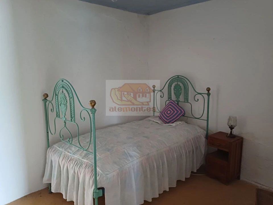 Moradia T3 para Venda em Santa Maria do Castelo e Santiago e Santa Susana Foto 11