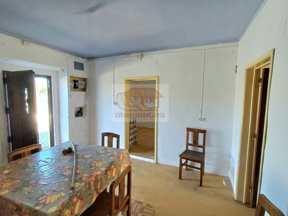 Moradia T3 para Venda em Santa Maria do Castelo e Santiago e Santa Susana Foto 4