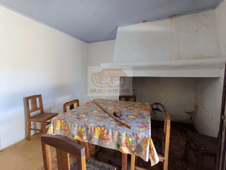 Moradia T3 para Venda em Santa Maria do Castelo e Santiago e Santa Susana Foto 5