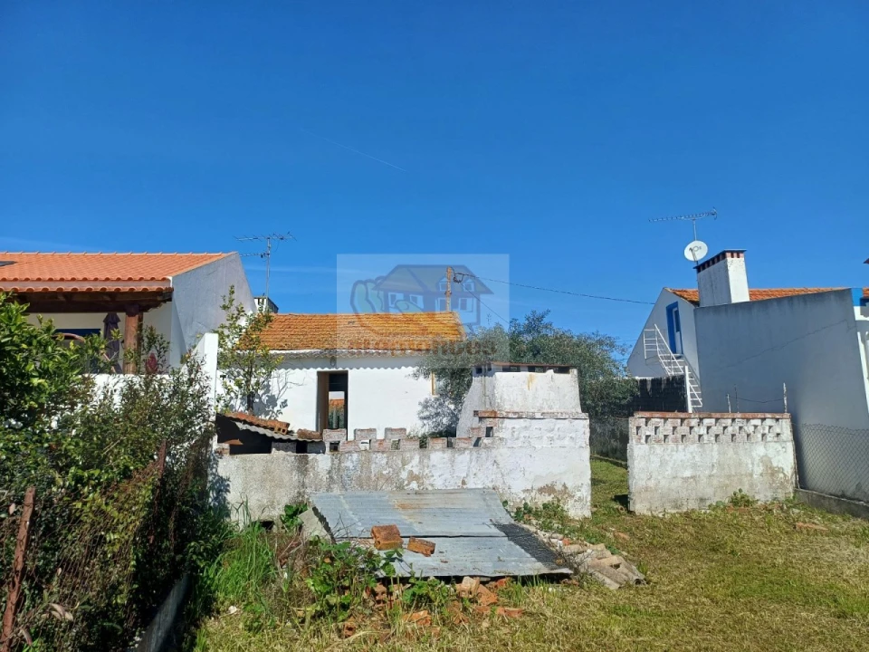 Moradia T3 para Venda em Santa Maria do Castelo e Santiago e Santa Susana Foto 12