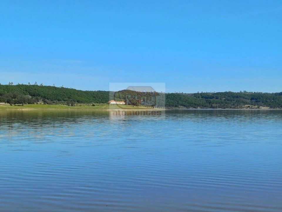 Moradia T3 para Venda em Santa Maria do Castelo e Santiago e Santa Susana Foto 19