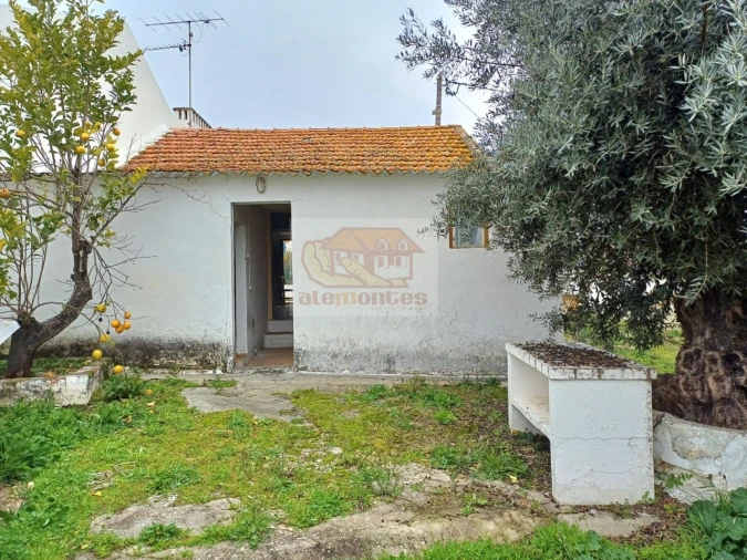 Moradia T3 para Venda em Santa Maria do Castelo e Santiago e Santa Susana