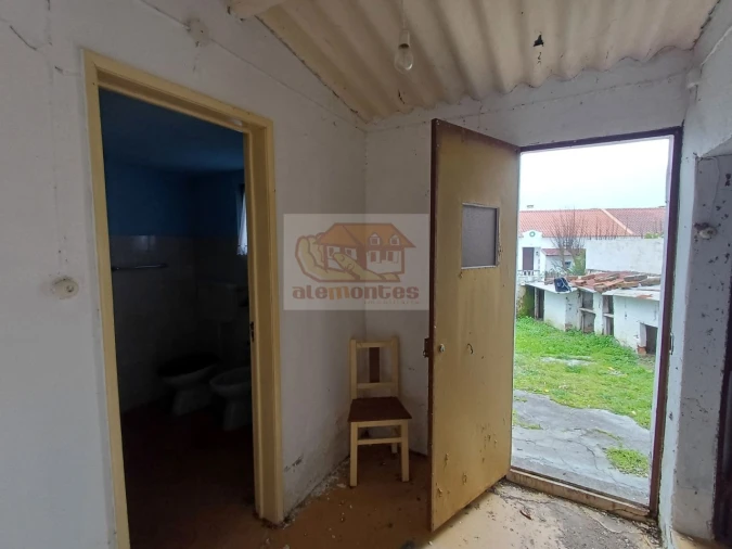 Moradia T3 para Venda em Santa Maria do Castelo e Santiago e Santa Susana Foto 12