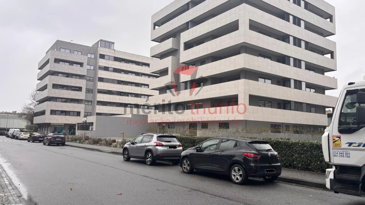 Apartamento T3 para Venda em Vila Nova de Famalicão e Calendário Foto 1