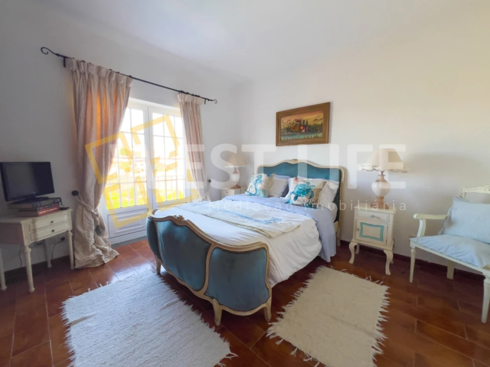 Moradia T4 para Venda em Carvoeira Foto 10