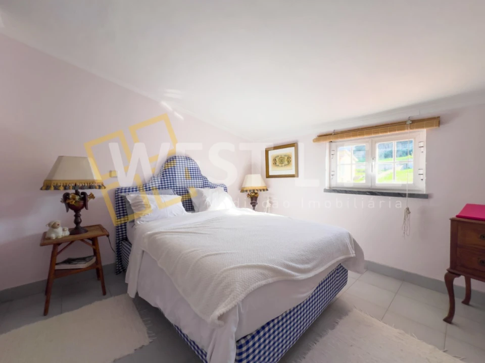 Moradia T4 para Venda em Carvoeira Foto 20