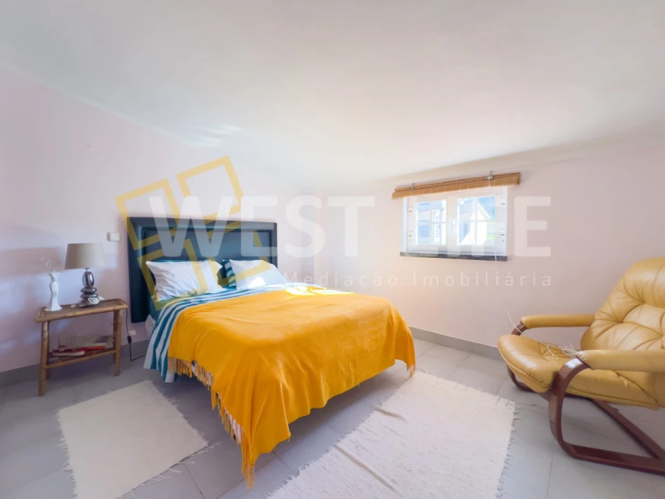 Moradia T4 para Venda em Carvoeira Foto 12