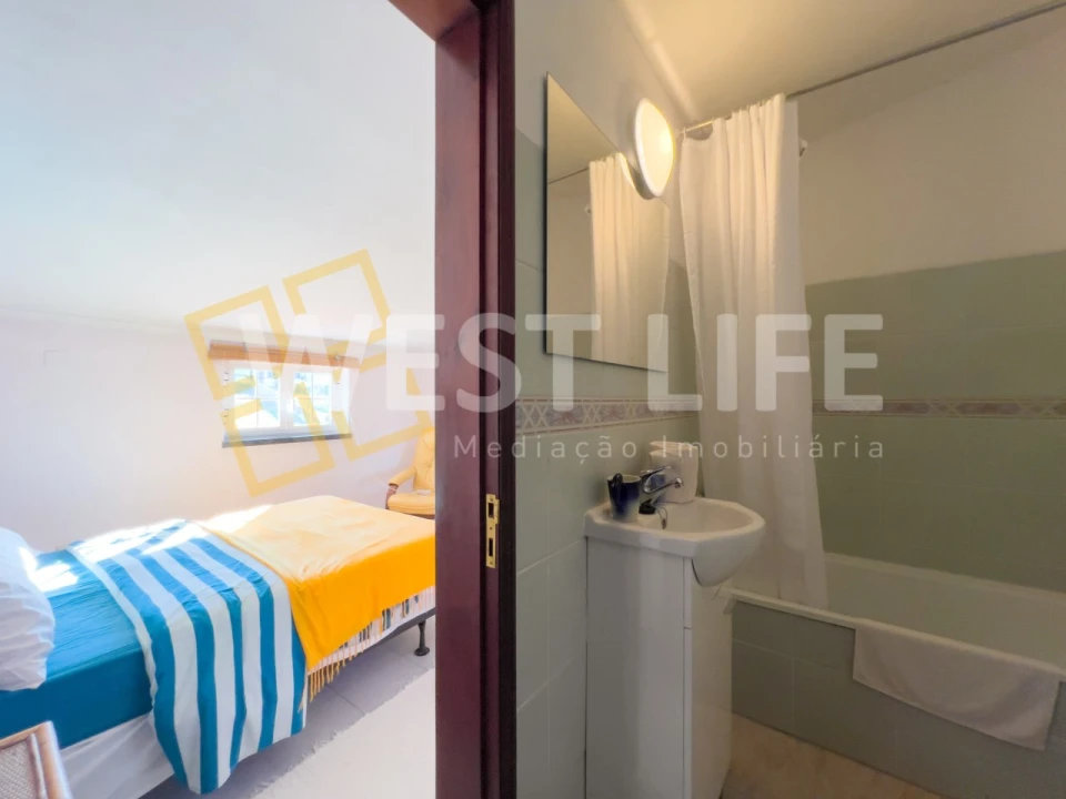 Moradia T4 para Venda em Carvoeira Foto 15