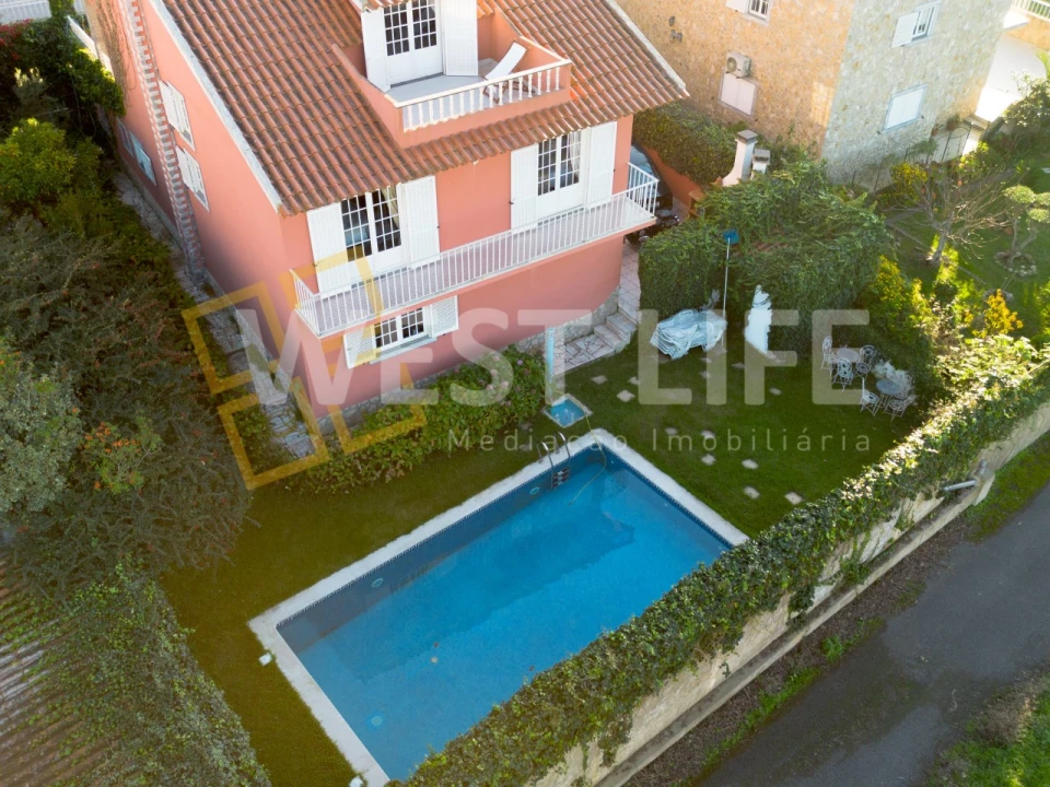 Moradia T4 para Venda em Carvoeira Foto 31