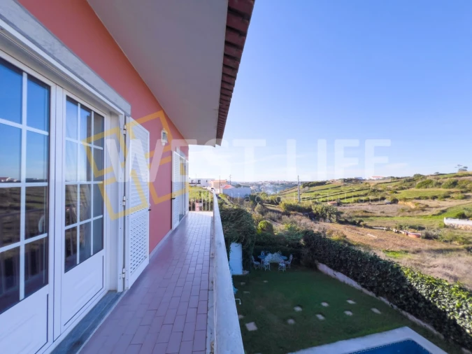 Moradia T4 para Venda em Carvoeira Foto 25