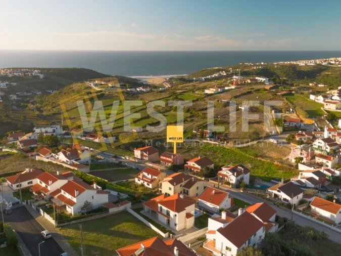 Moradia T4 para Venda em Carvoeira Foto 4