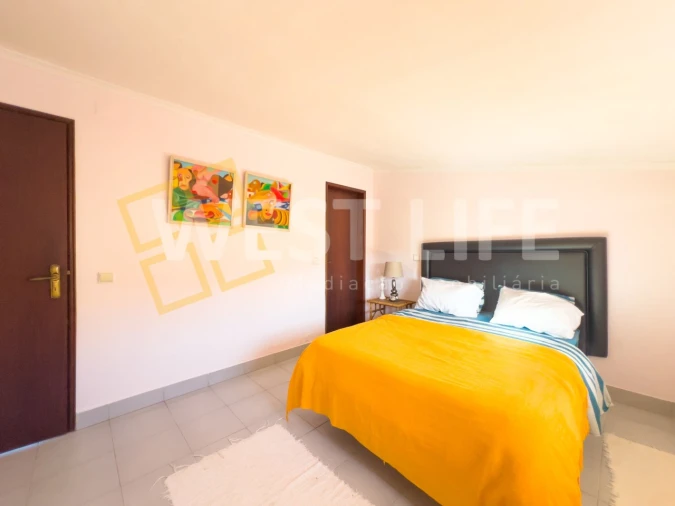 Moradia T4 para Venda em Carvoeira Foto 13