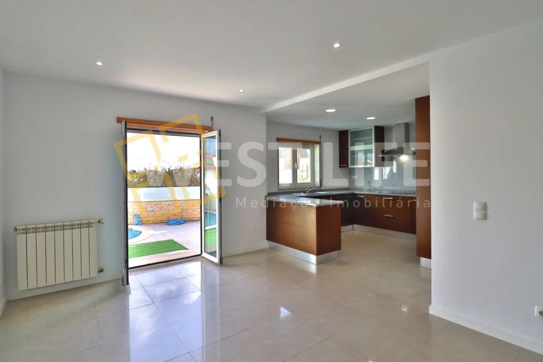 Moradia T3 para Venda em Silveira Foto 6