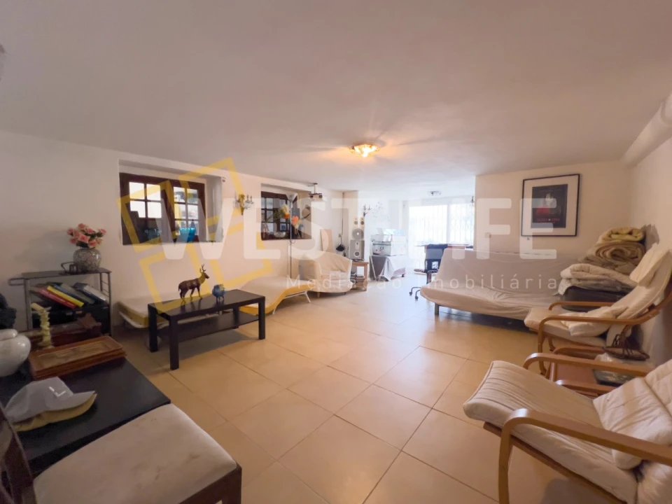 Moradia T6 para Venda em Venda do Pinheiro e Santo Estêvão das Galés Foto 32