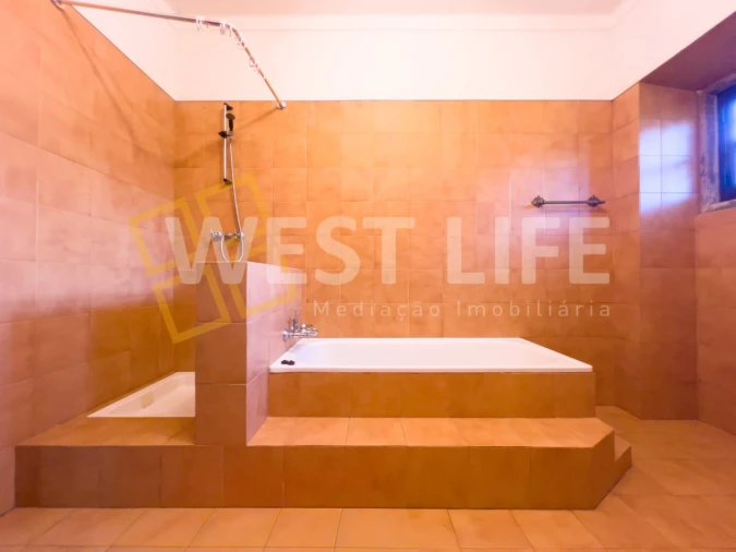 Moradia T6 para Venda em Venda do Pinheiro e Santo Estêvão das Galés Foto 17