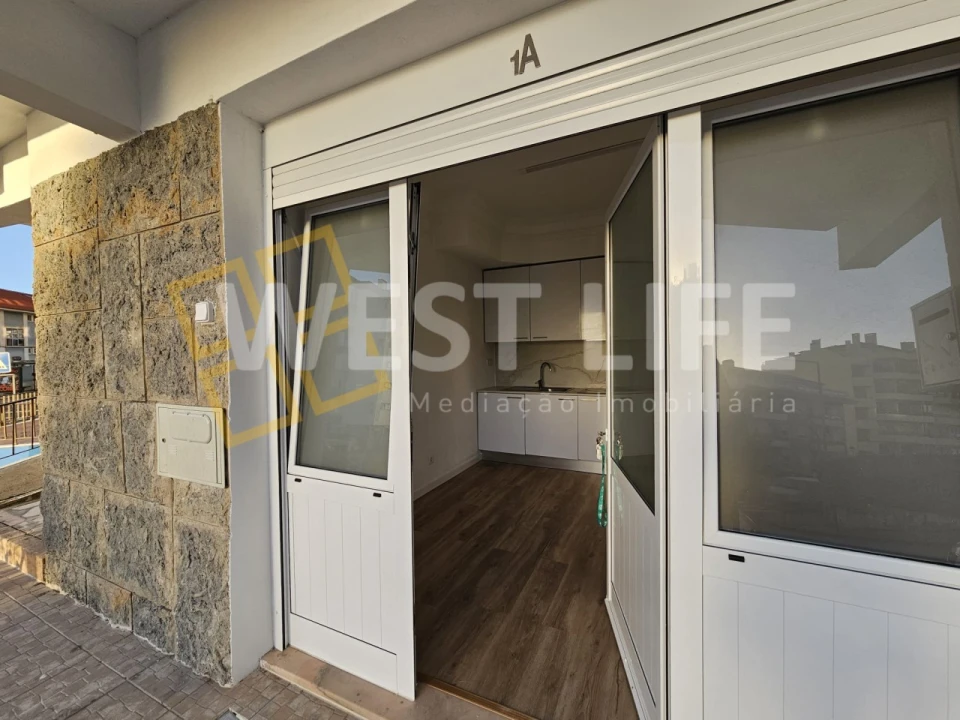 Garagem para Arrendamento em Ericeira Foto 1