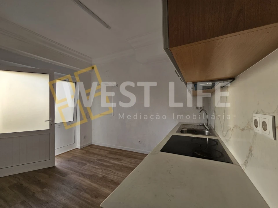 Garagem para Arrendamento em Ericeira Foto 4