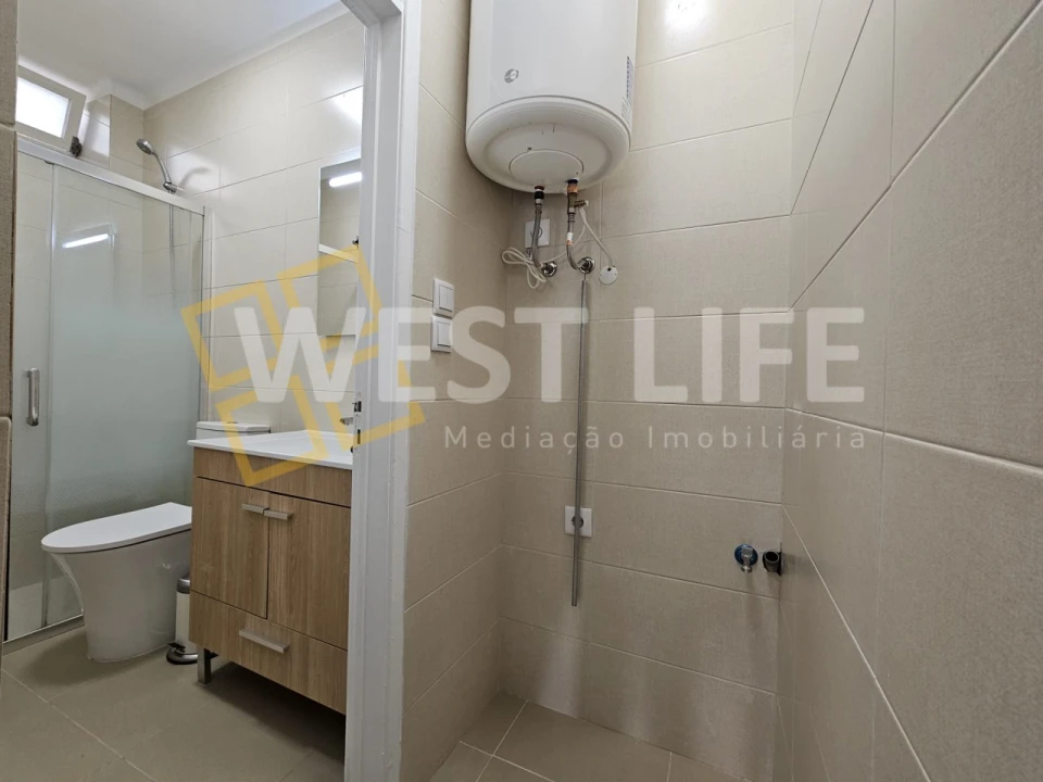 Garagem para Arrendamento em Ericeira Foto 11