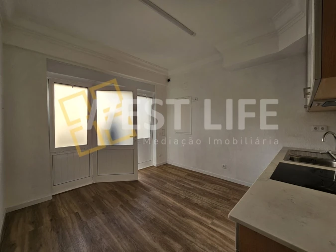 Garagem para Arrendamento em Ericeira Foto 2