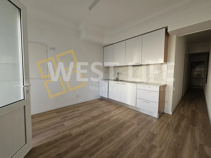 Garagem para Arrendamento em Ericeira Foto 3