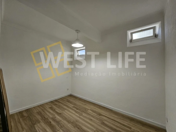 Garagem para Arrendamento em Ericeira Foto 7