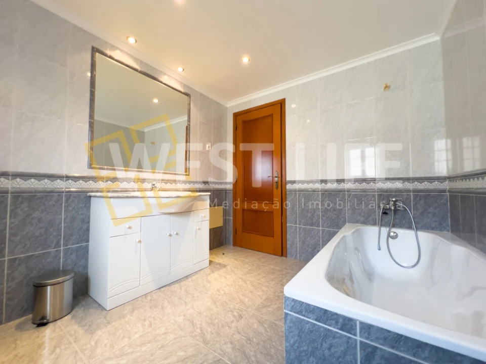 Moradia T4 para Venda em Ericeira Foto 18