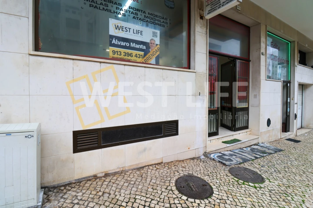 Loja para Arrendamento em Rio de Mouro Foto 12