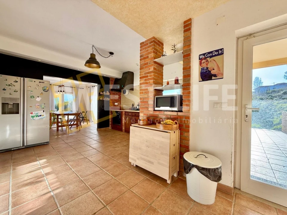 Moradia T6 para Venda em Encarnação Foto 8