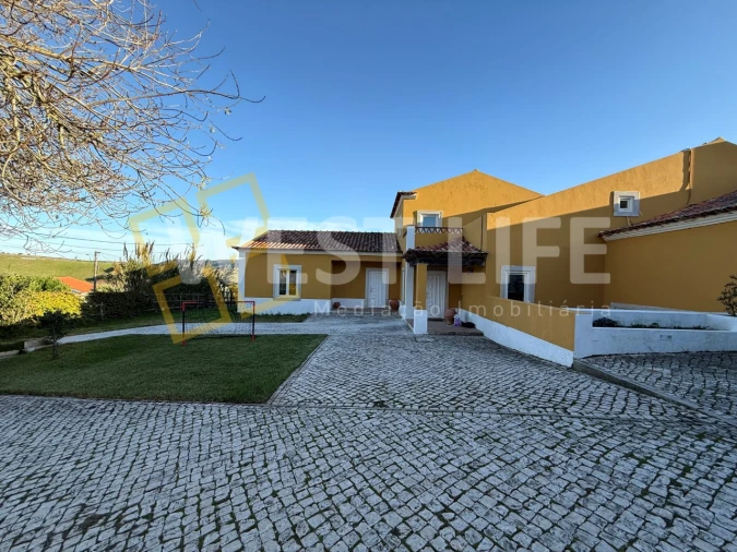 Moradia T6 para Venda em Encarnação Foto 35