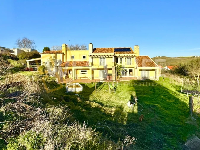 Moradia T6 para Venda em Encarnação Foto 1