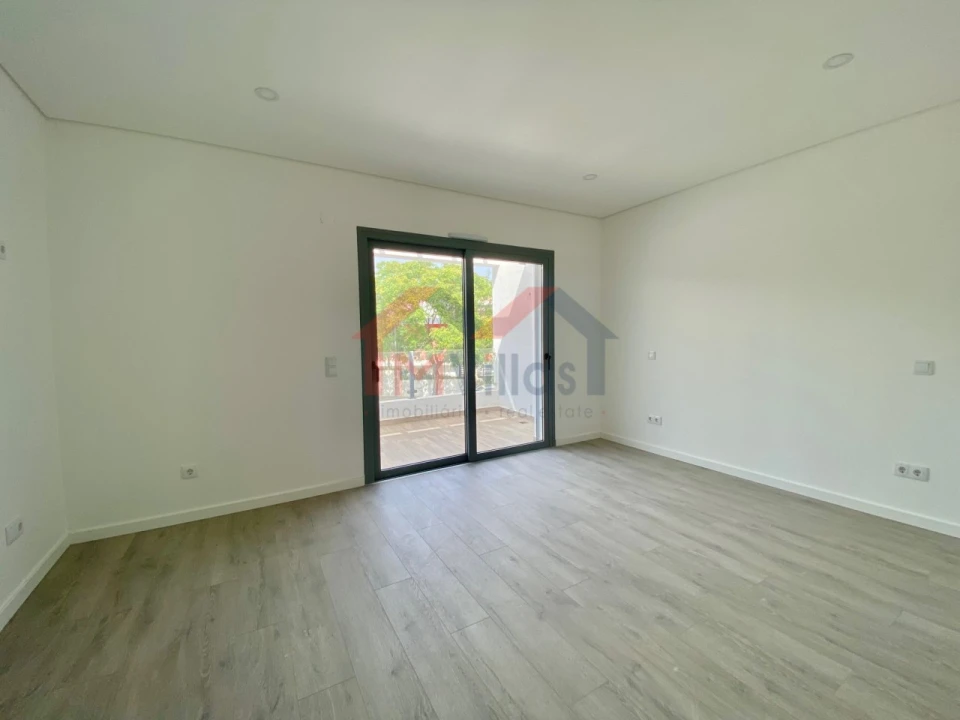 Moradia T3 para Venda em Tavira (Santa Maria e Santiago) Foto 8