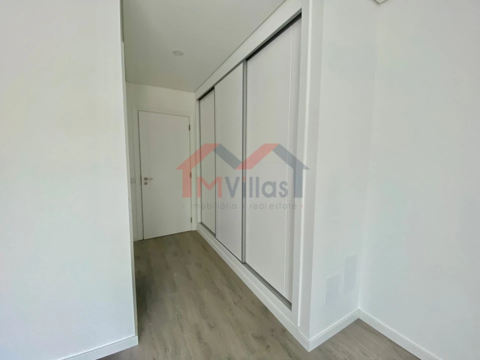 Moradia T3 para Venda em Tavira (Santa Maria e Santiago) Foto 9