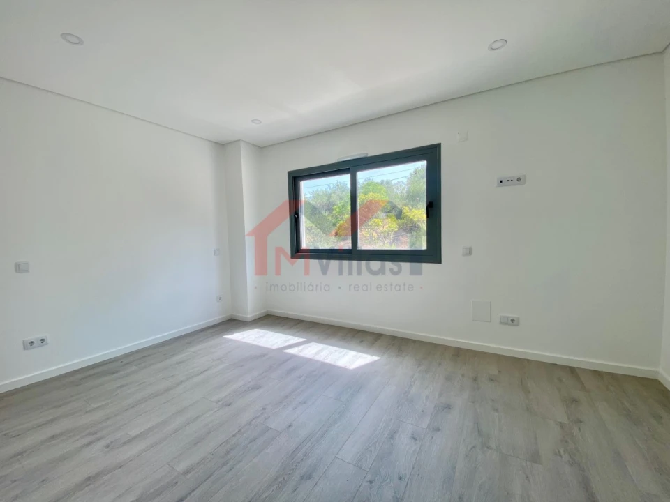 Moradia T3 para Venda em Tavira (Santa Maria e Santiago) Foto 11