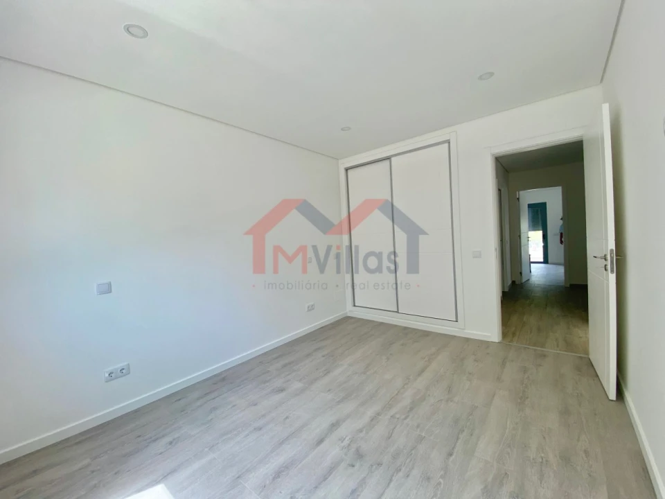 Moradia T5 para Venda em Tavira (Santa Maria e Santiago) Foto 12