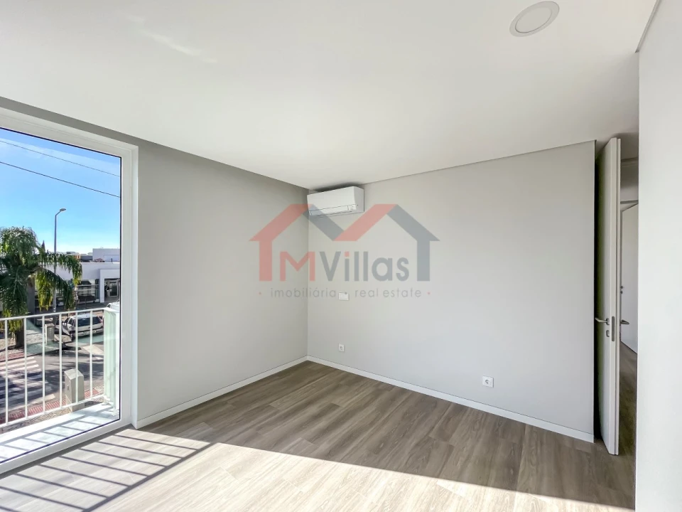 Apartamento T3 para Venda em Almancil Foto 11