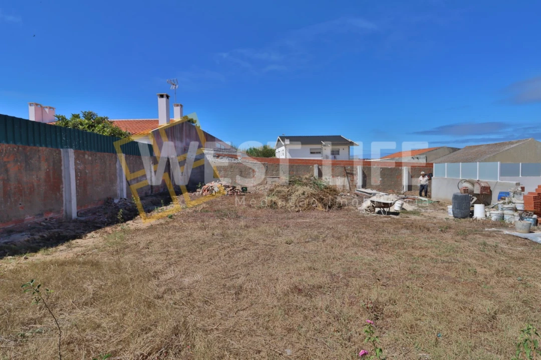 Moradia T4 para Venda em A dos Cunhados e Maceira Foto 2