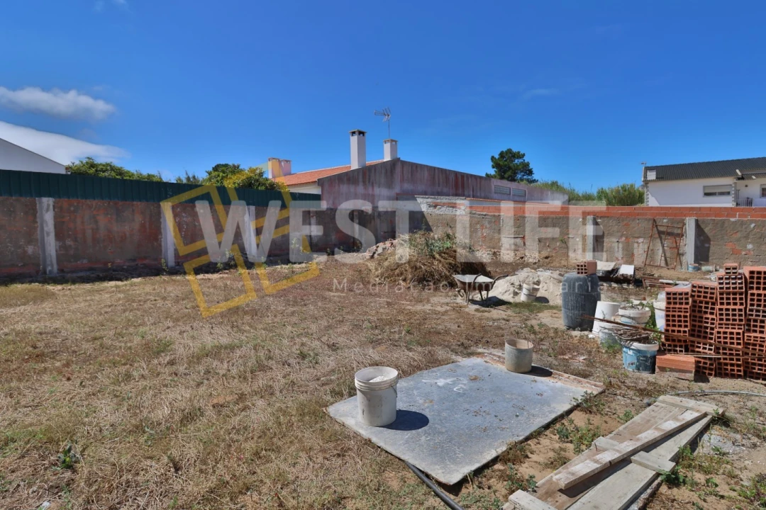 Moradia T4 para Venda em A dos Cunhados e Maceira Foto 4