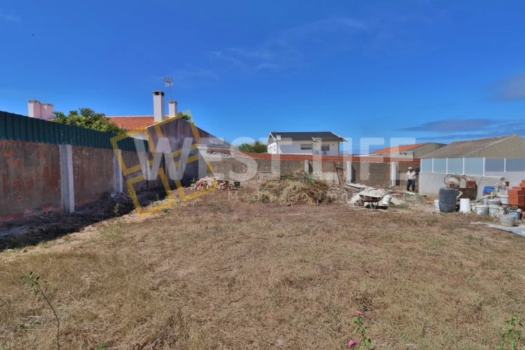 Moradia T4 para Venda em A dos Cunhados e Maceira Foto 2