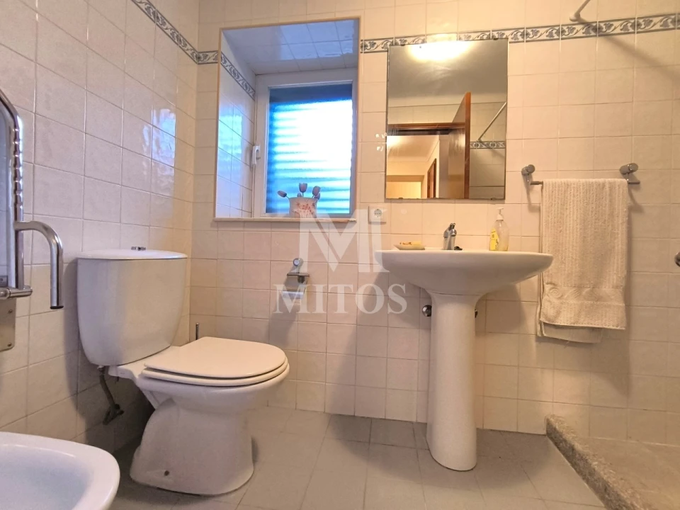 Moradia T3 para Venda em Lanhelas Foto 18