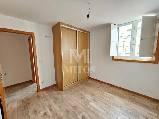 Apartamento T2 para Arrendamento em Santa Maria Maior e Monserrate e Meadela Foto 5