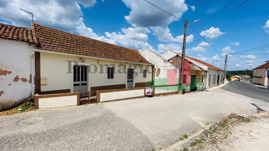 Moradia T3 para Venda em Alcobertas Foto 5