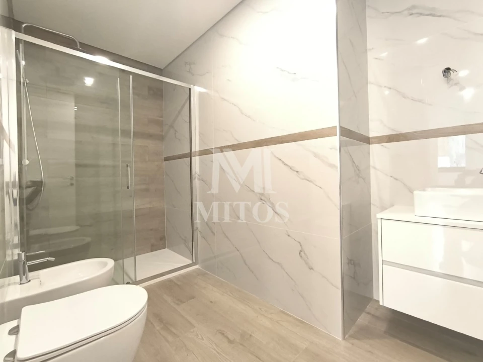 Apartamento T2 para Venda em Darque Foto 13