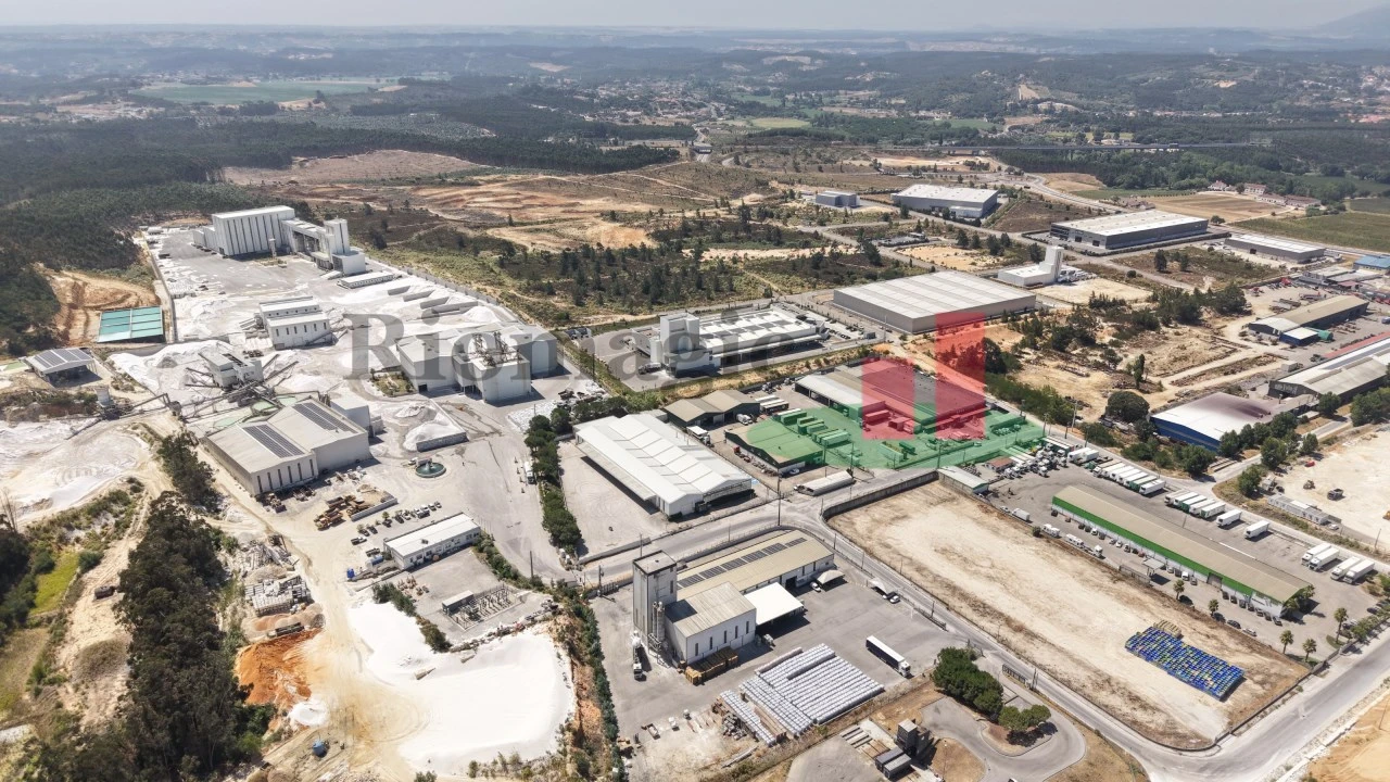 Armazém para Venda em Rio Maior Foto 64