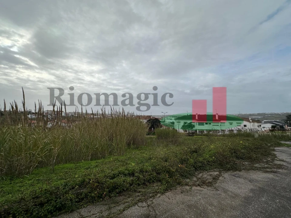 Terreno para Venda em Lourinhã e Atalaia Foto 2